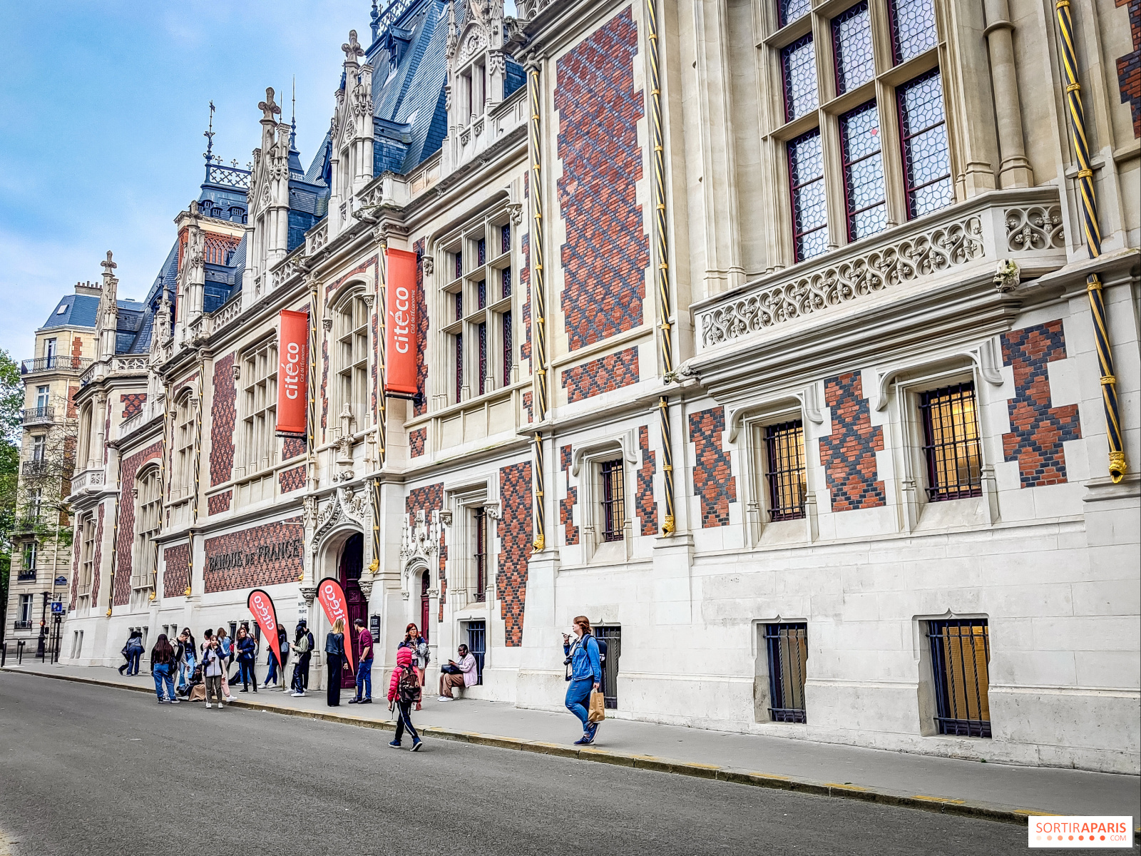 889086 visuels musee et monument citeco cite de l economie
