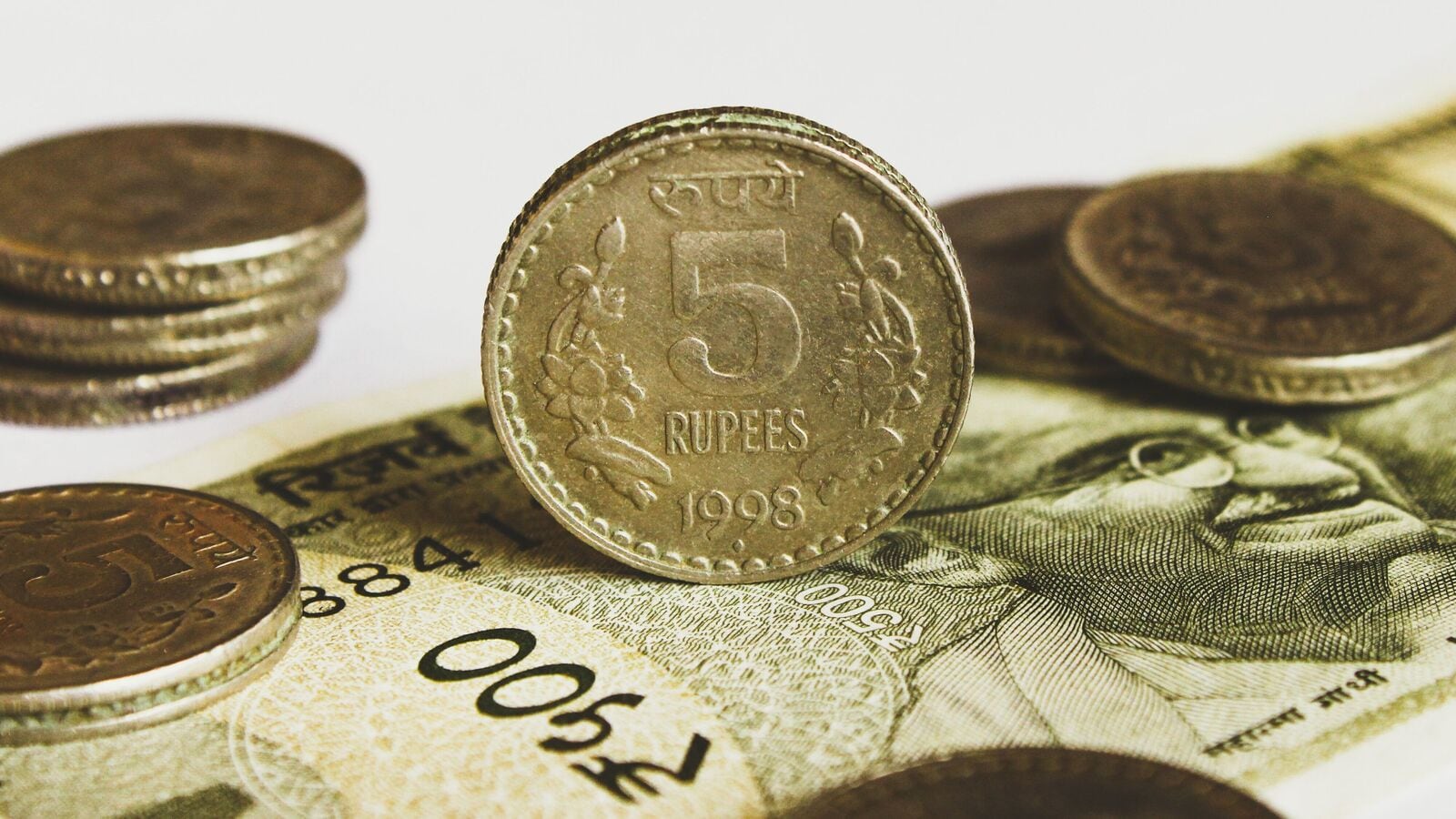 Budget 3 rupees rupixen unsplash 1748879772428 1749018191365