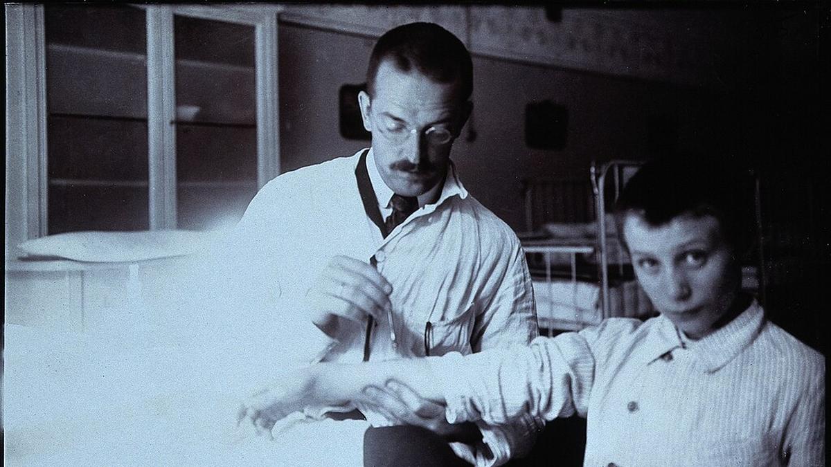 Clemens Peter Pirquet Freiherr von Cesenatico and patient. Wellcome V0027019201