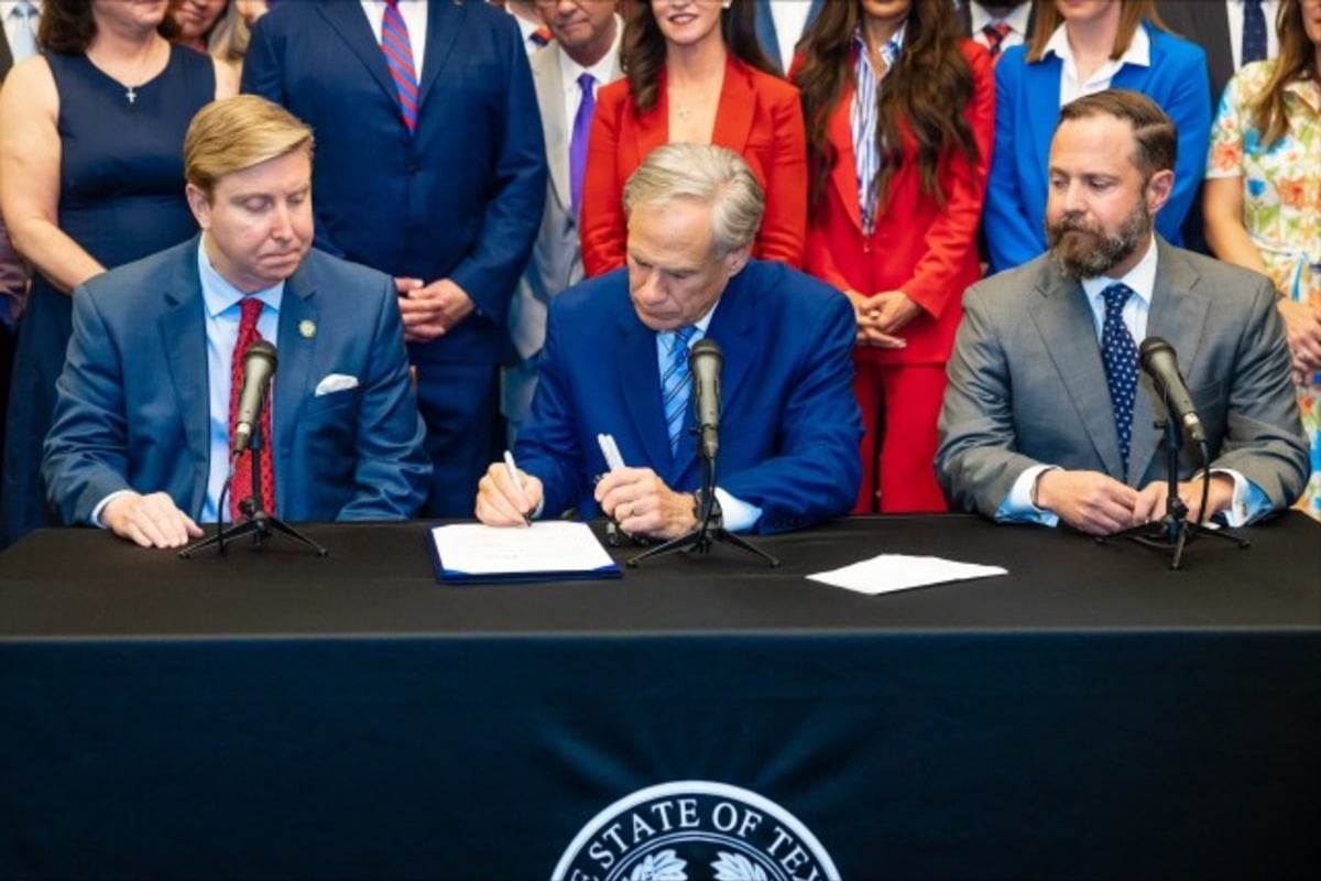 texas governor greg abbott champions mental health breakthrough signs bill to research psychedelic ibogaine for veterans 6