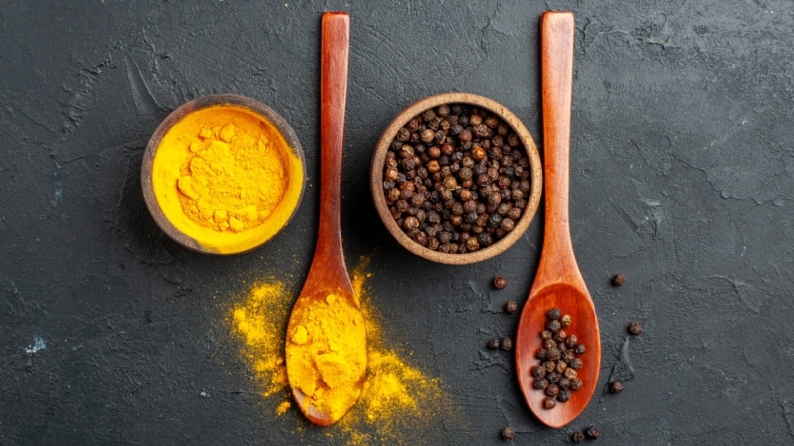 turmeric black pepper gut health 1750650420540 1750650426996