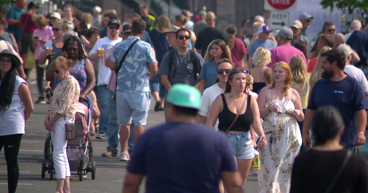 10p pkg social districts folo wcco88r4