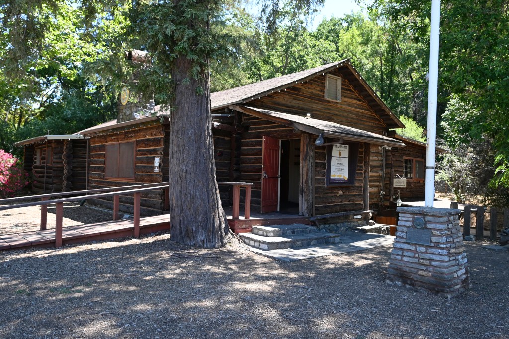 MIJ L SA LOG CABIN 0709 04