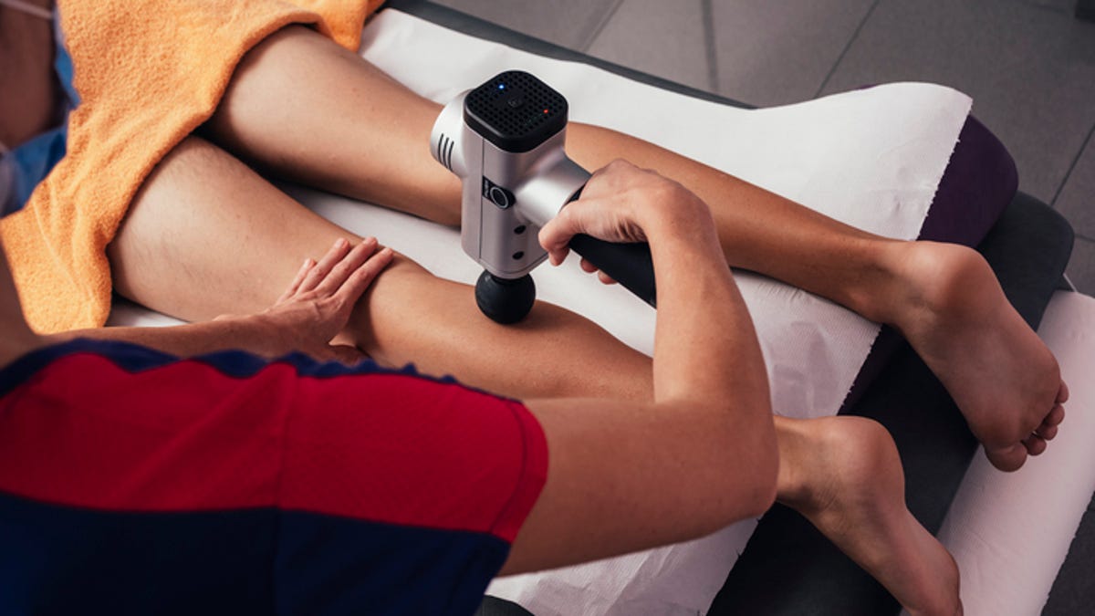 4 Wellness Devices Experts Recommend for Recovering After the NYC Marathon 3 gettyimages 1345803621