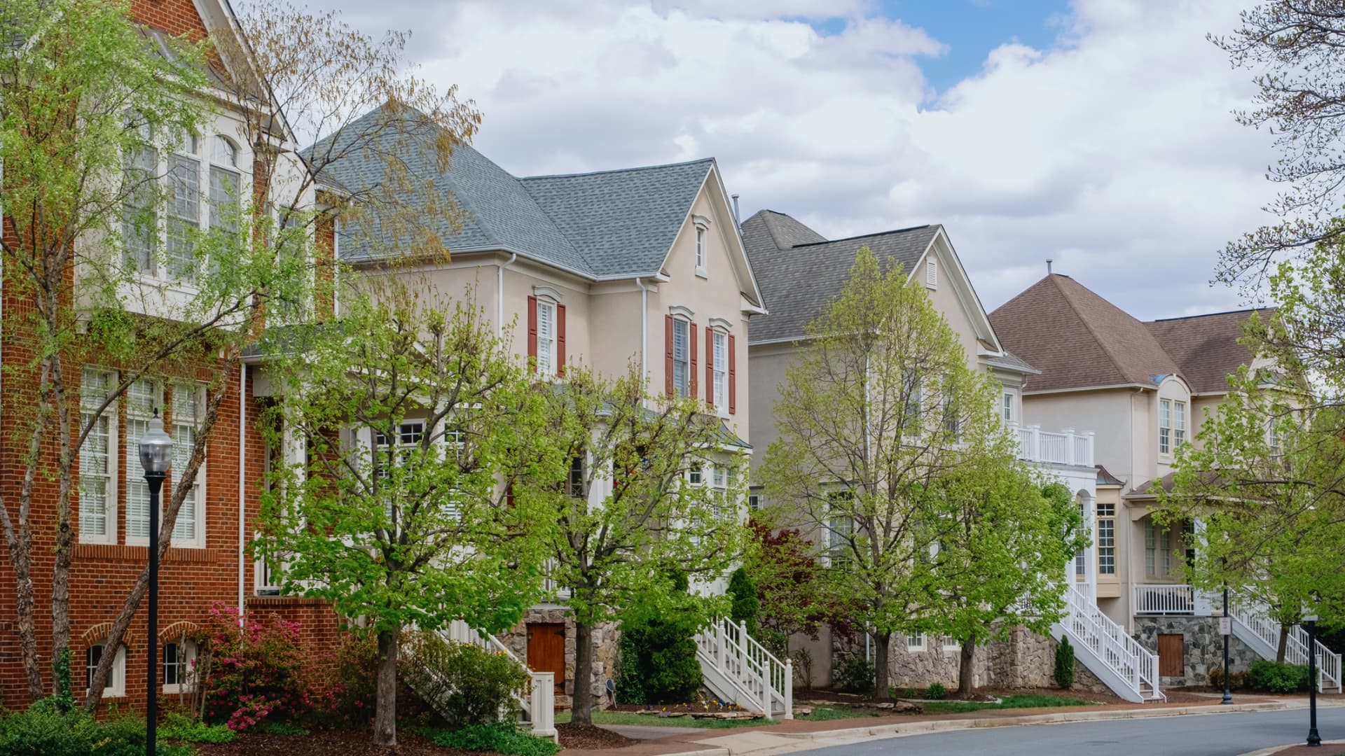 This startup backed by Bezos and Benioff launched a trading platform for shares of rental homes 1 108223712 1762794553830 gettyimages 2212033827