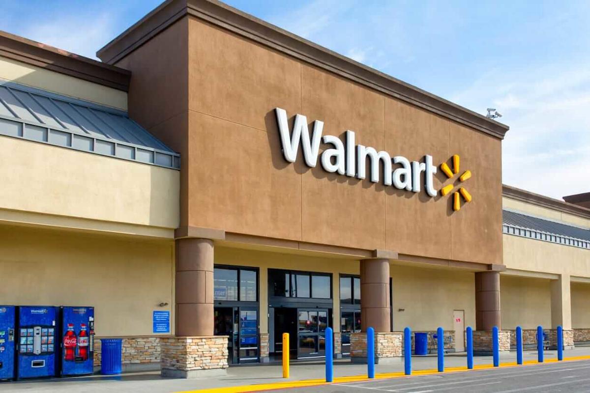 Walmart Is Getting a New CEO. Should You Buy, Sell, or Hold WMT Stock Here? 4 2503eba2aec76c6561f1760ba2e27992