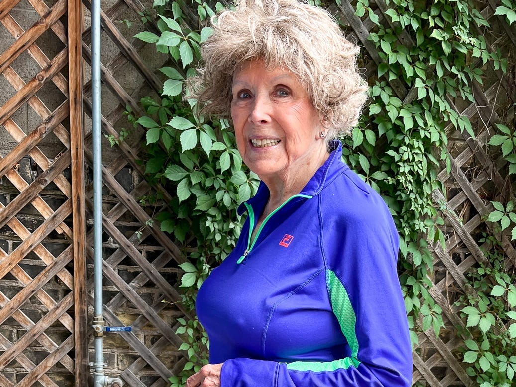 A 93-year-old grandma shares her longevity secrets. She works out 4 days a week, stays hydrated, and puts CBD in her face cream. 4 691e1d01e1a9cbb014de8a08