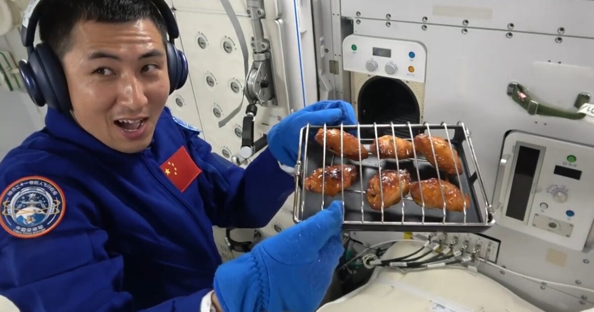 Chinese space oven puts chicken wings on the menu 1 90 5