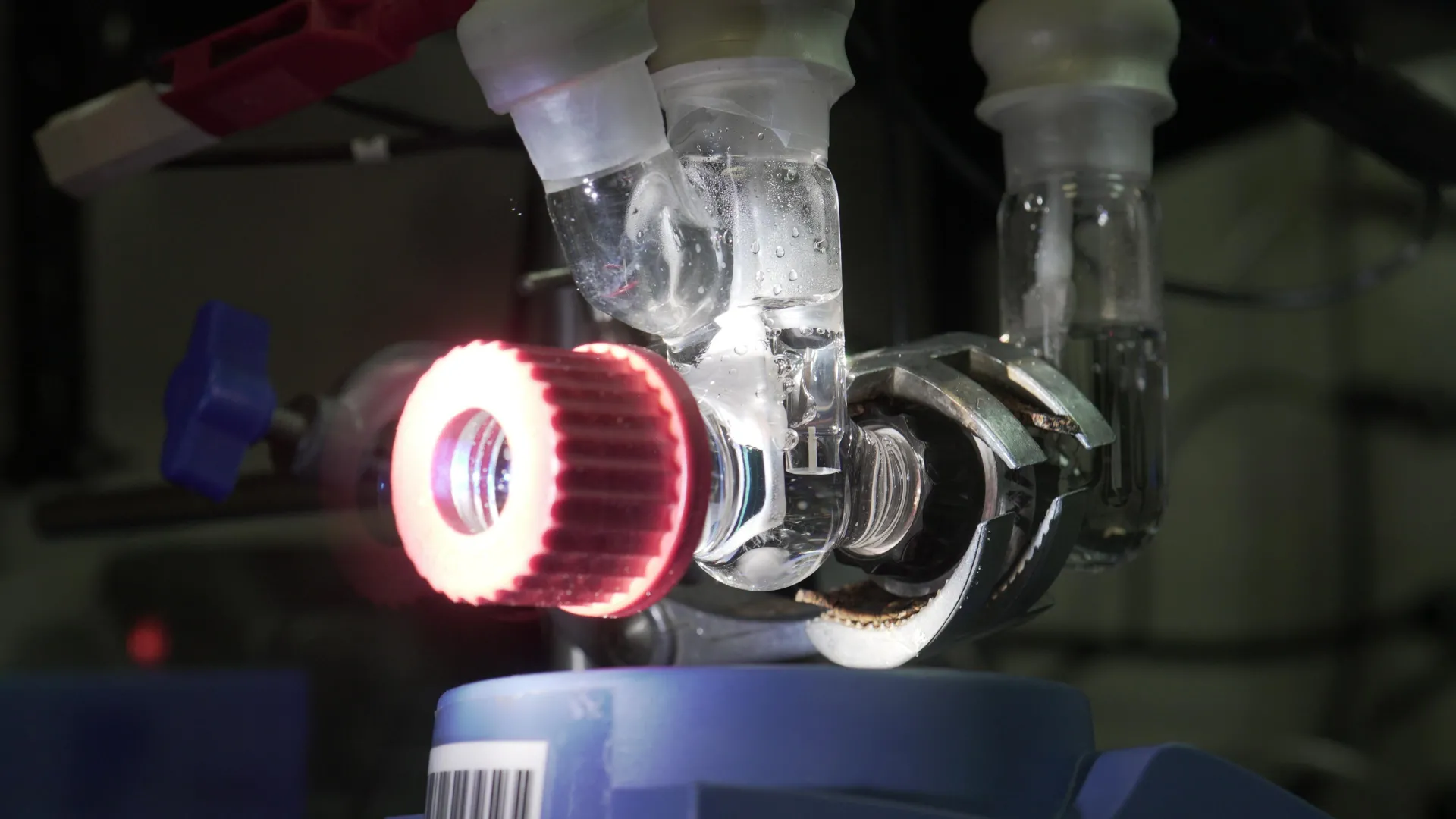 This artificial leaf turns pollution into power 1 semi artificial organic photocathode