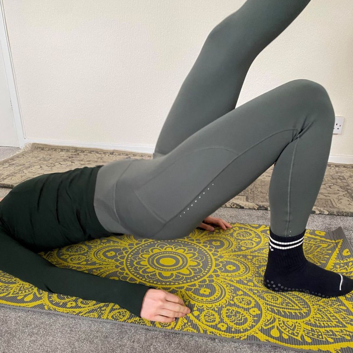 I Tried Single-Leg Glute Bridges Every Day for a Week and Wow, My Glutes Are Still on Fire 4 yTbkzzKkBjbjBnscFEDgtL 1280 80