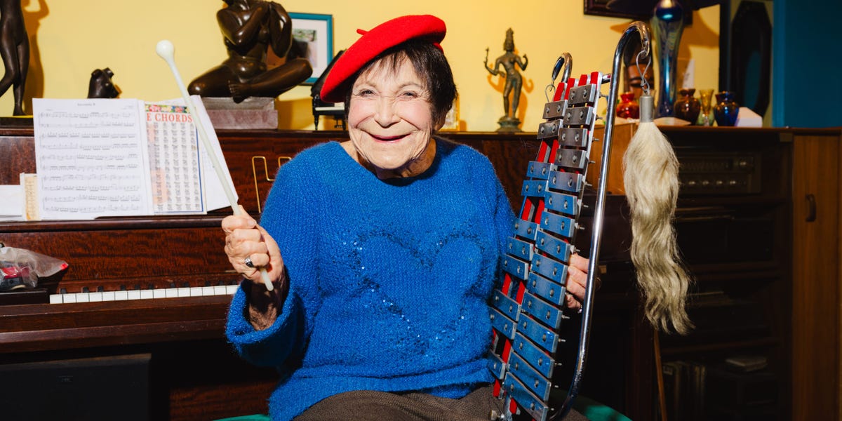 6927415fabd5e944effb94f7