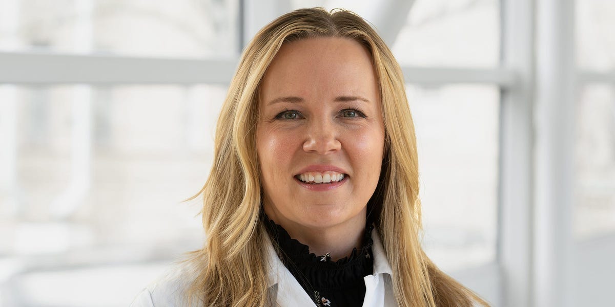 A powerlifting doctor shares her 2 favorite exercises to build muscle, boost longevity, and speed up recovery - Business Insider 2 6941c2f764858d02d216e804