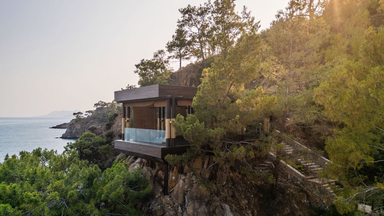 Exploring the Role of Human Connection in Modern Wellness - Cond Nast Traveler 1 TR0126 WWT Social03