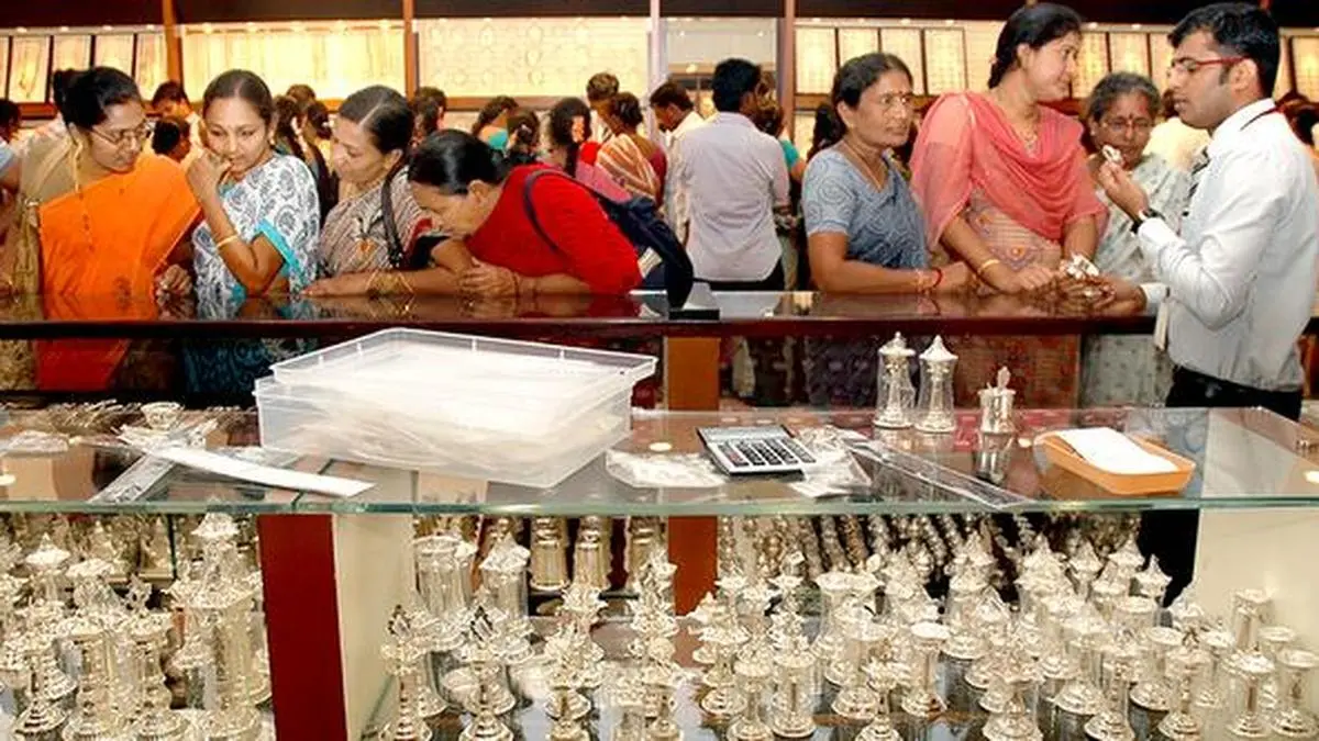 Indian jewellerGTJF1IIDR.4.jpg