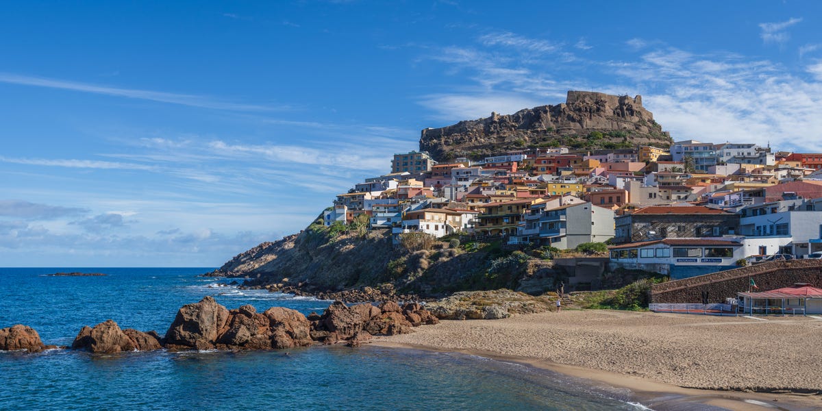 6986137be1ba468a96ab8e0a