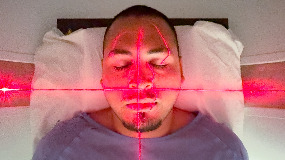 ManInScanningMachine