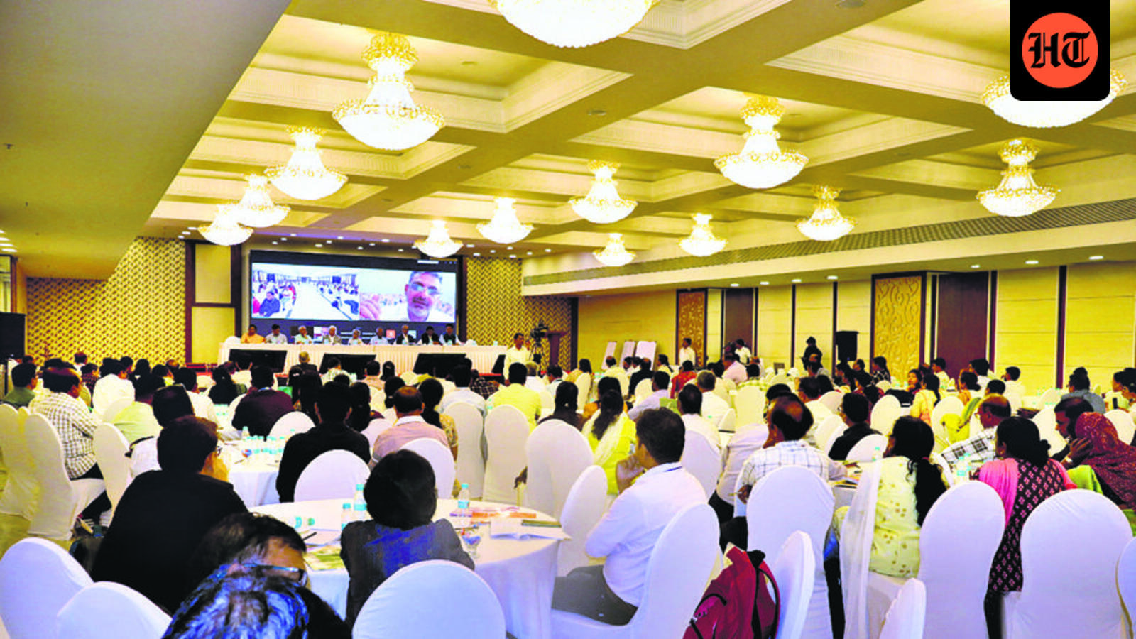 p All healthcare workers to undergo special train 1771787745082