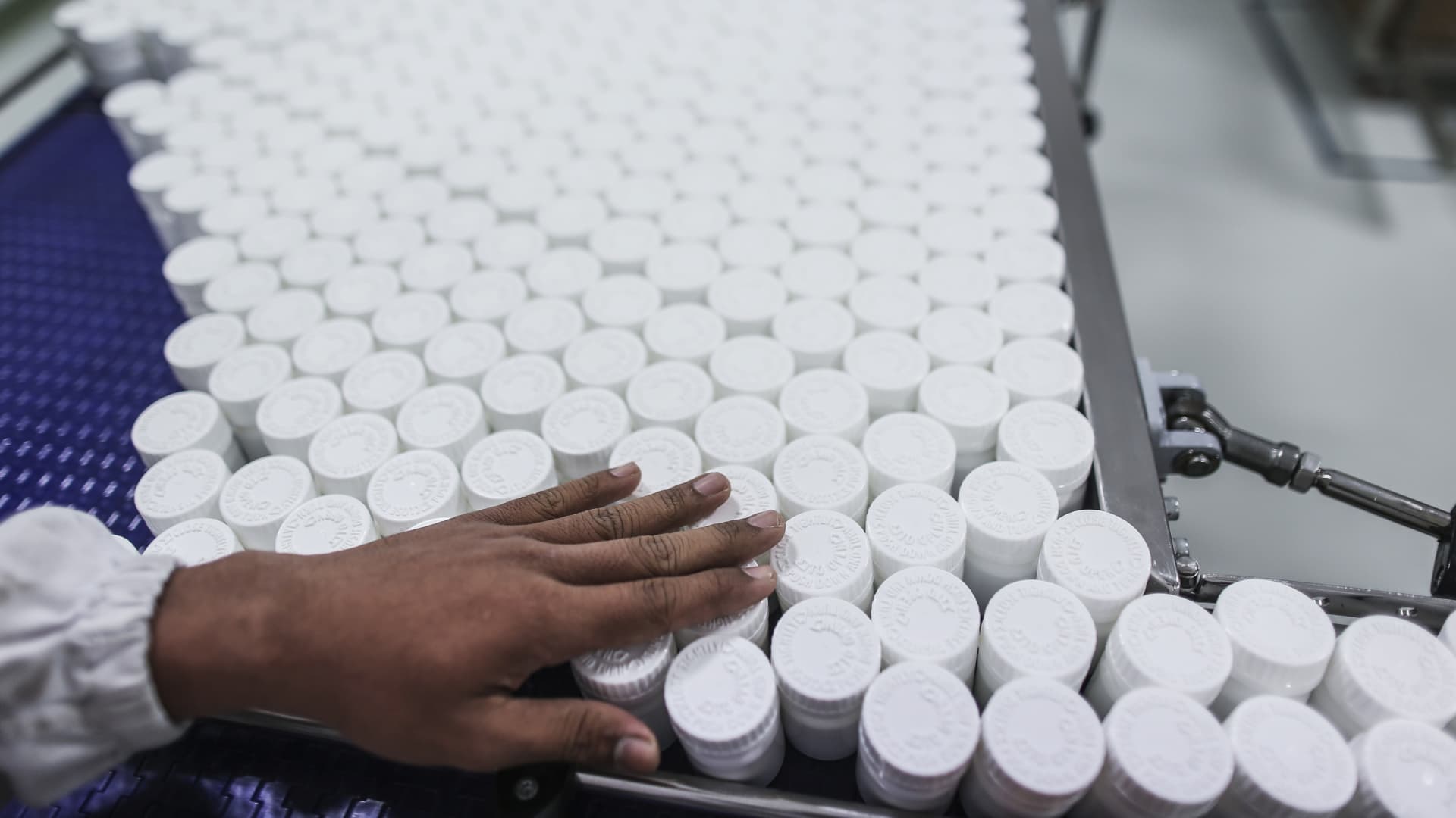 How Strait of Hormuz standoff will close in on supply of Americas generic drug prescriptions 4 108278065 1773512157175 gettyimages 468519969 INDIA LUPIN