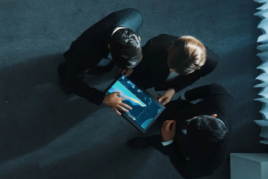 639095037469745516business men making investments