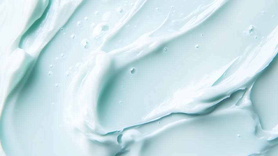 Skip Glossing Treatments With This Shampoo And Conditioner Dream Team - Yahoo 3 69e549bd28af9bc97f6dbdf1dca48b01