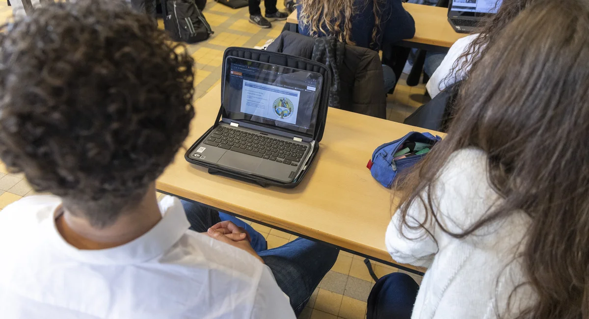 NYC schools get AI guidance using red light, green light model 4 fill 1200x650format webpwebpquality 85 1