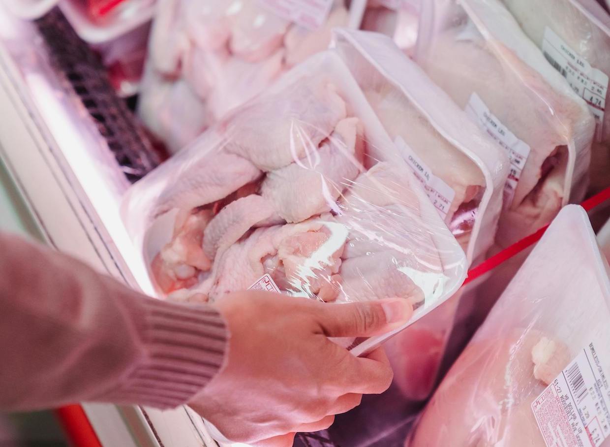 Coffee Byproducts Could Reduce Plastic in Plastic Wrap - Daily Coffee News by Roast Magazine 1 plastic wrap food 1