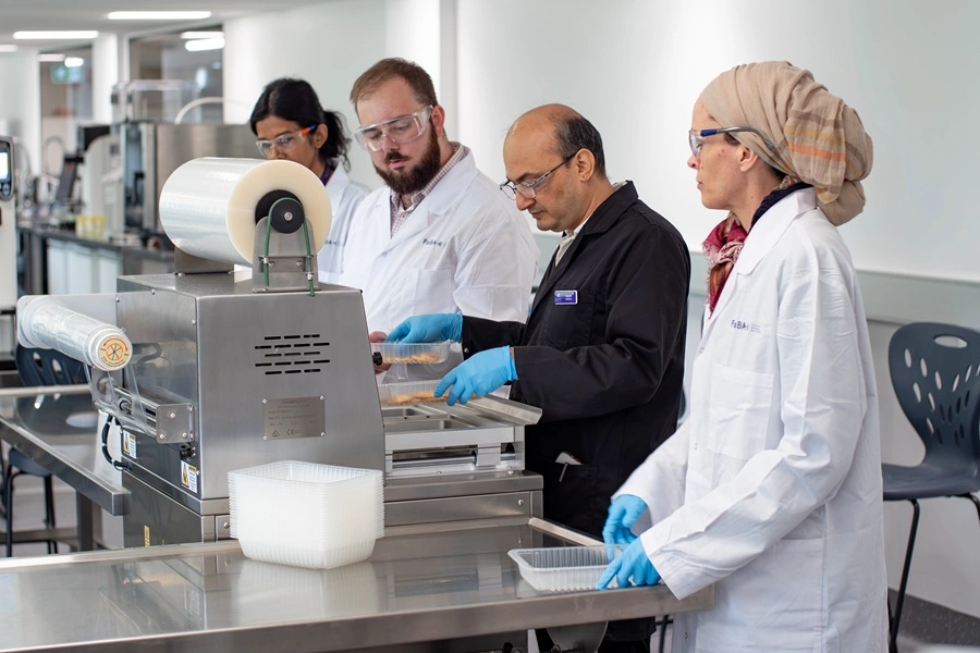 639126404996280412scientists working in lab