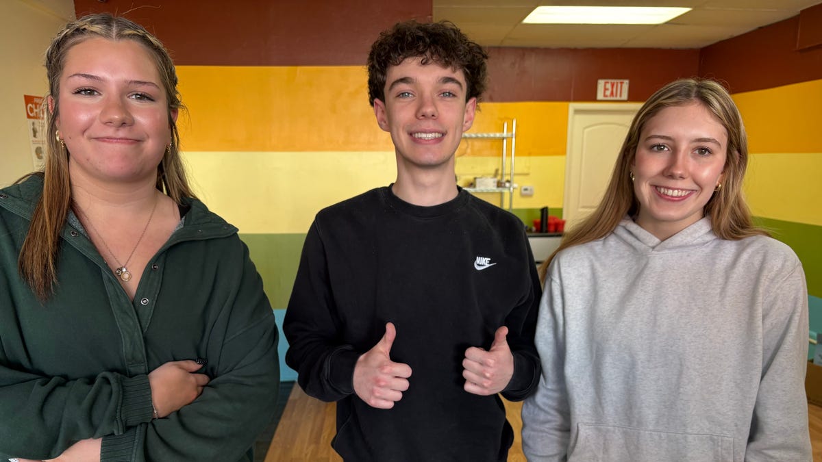 89537228007 totally employees