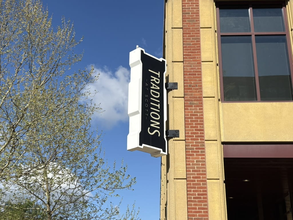 BE0C109D BB17 4633 AFFD 2BF3A388DA1C 1 105 c