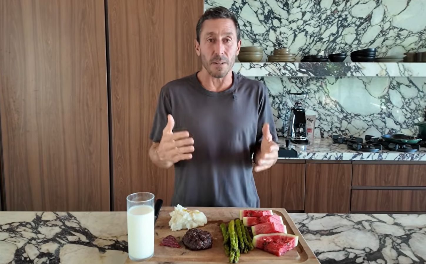 Ex-Carnivore Paul Saladino Says Fruit Makes Up The Majority Of His Diet Now 1 carnivore diet paul saladino fruit