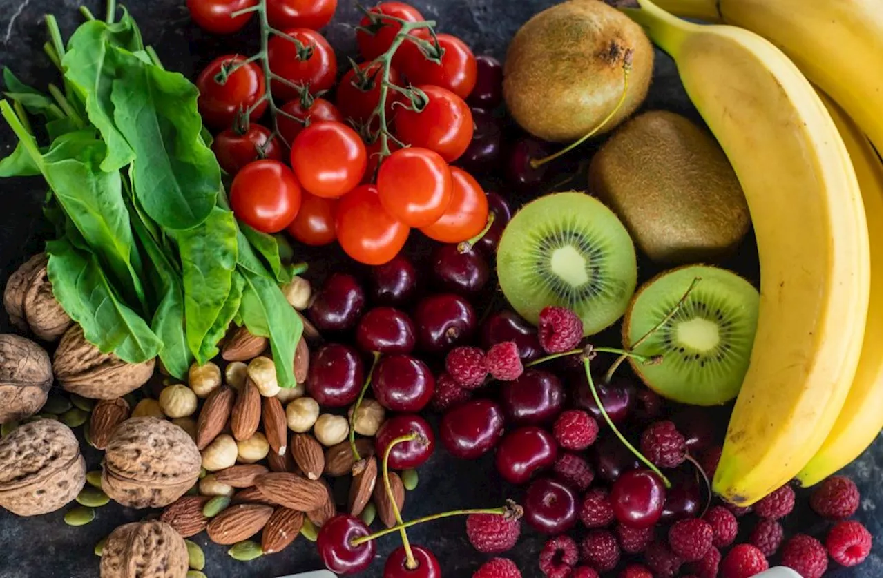 Heres what to eat every day to try to improve your sleep 1 here s what to eat every day to try to improve you here s what to eat every day to try to improve you 8669F115DD899F5DC2FEBFACBD722425