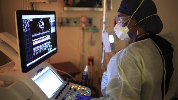 0dc66a 20260506 a person performs an echocardiogram 600