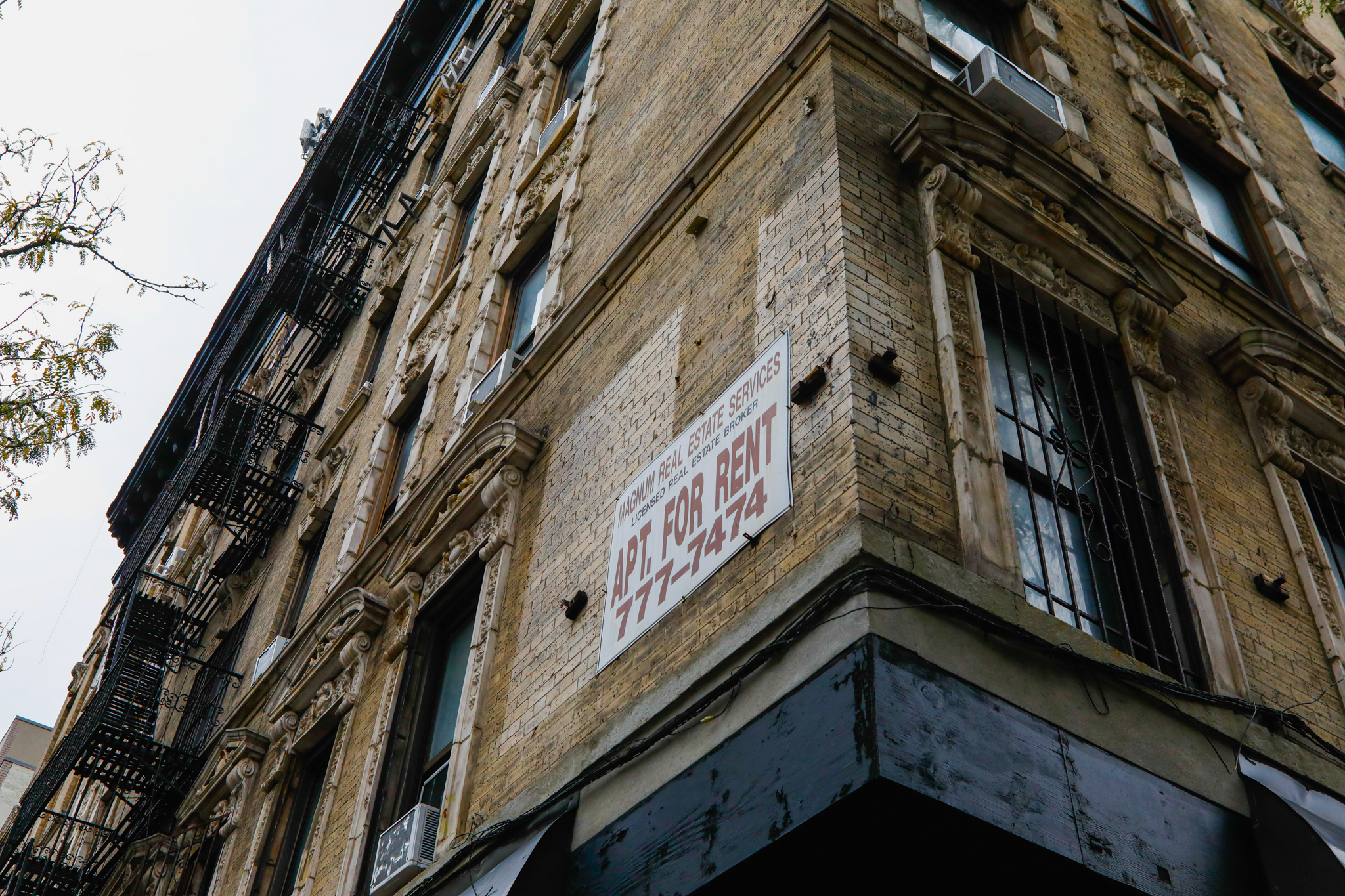 101425 les building