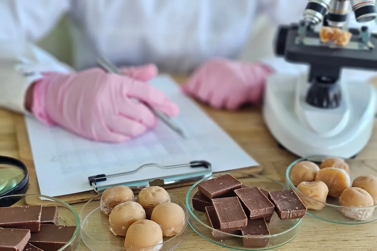 639166909464561485Food being formulated in a lab with emulsifiers