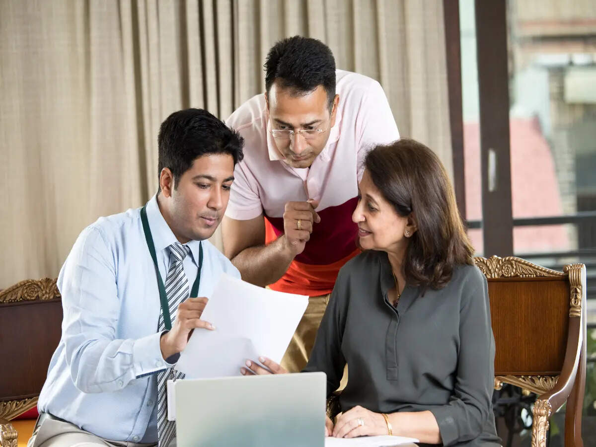pms vs mutual funds 5 reasons to invest and 5 red flags to watch