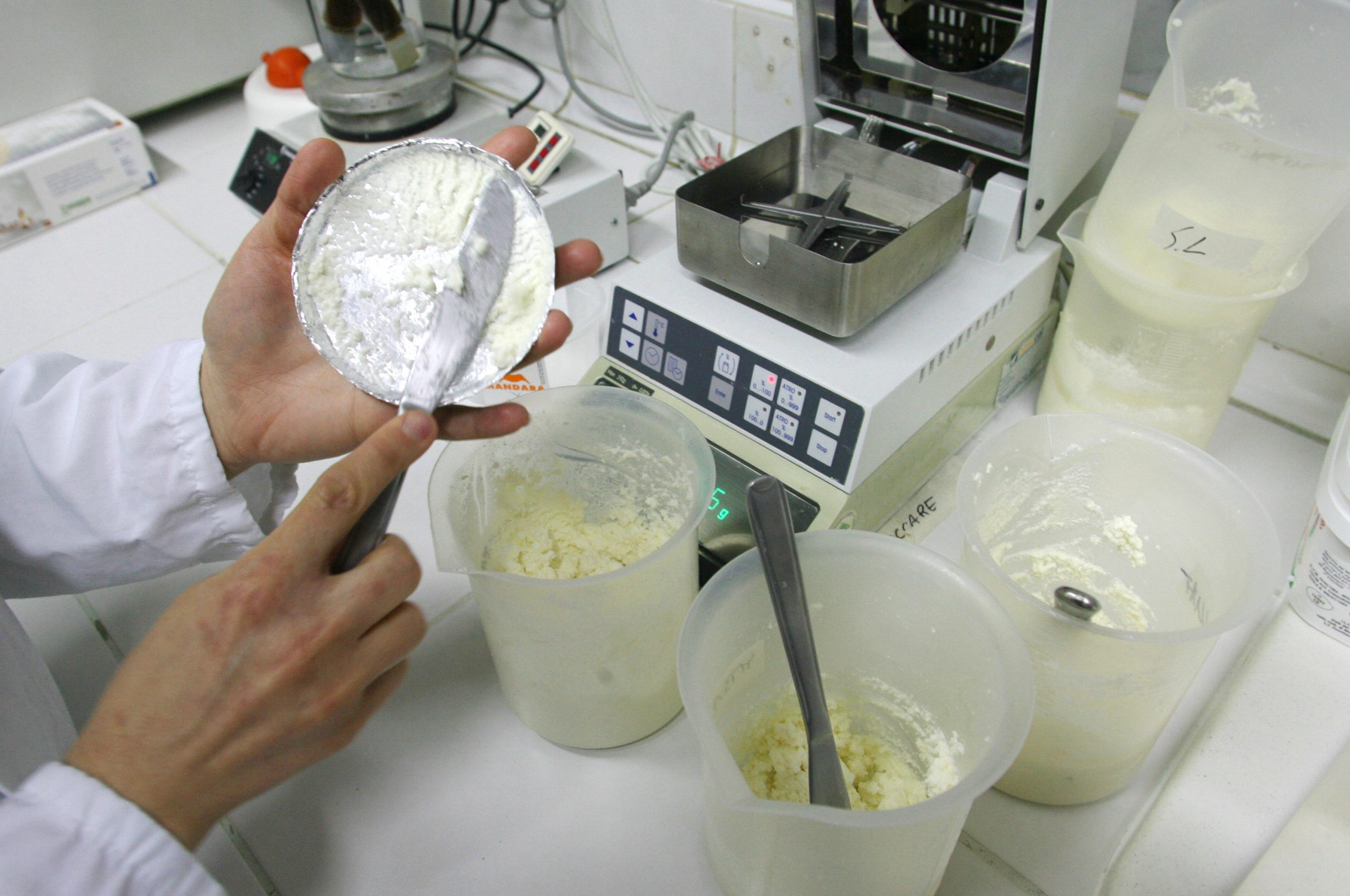 FDA California Dairies Powdered Milk Salmonella Recall Has Now Expanded to Over 40 Products Sold at Costco Walmart and Target 4 powdered milk scaled