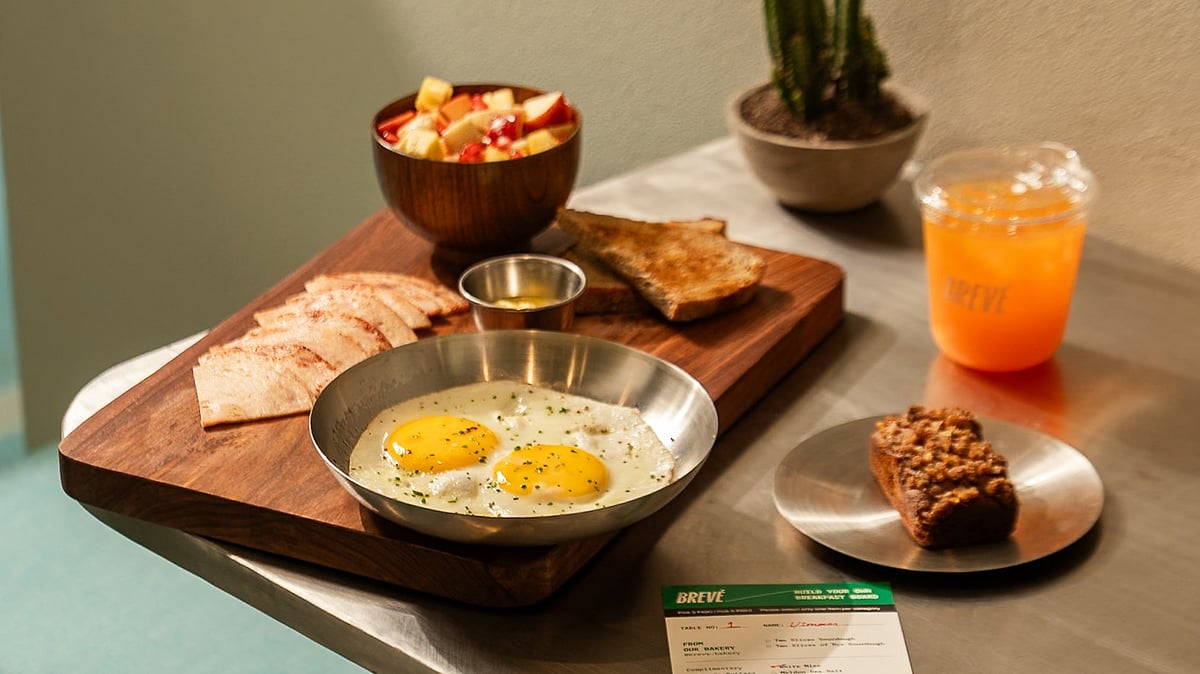 Build Your Own Breakfast Board At Mumbais Newest Cafe-Run Club Breve 2.0 That Doesnt Compromise On Protein & Calories 2 Breakfast Board