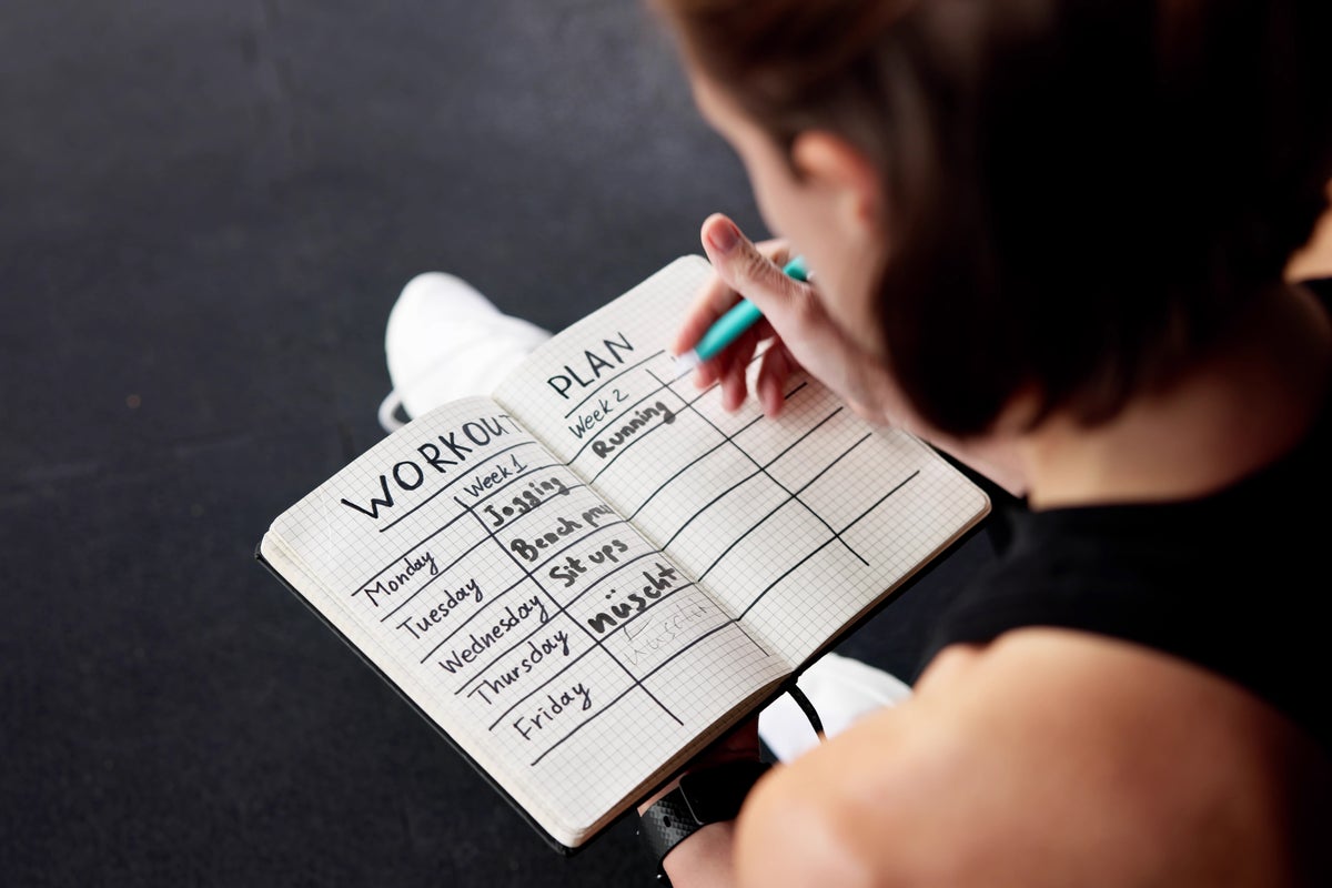 Dont let the fitness industry fool you heres how to spot bad advice online, according to experts 1 iStock 2178465709